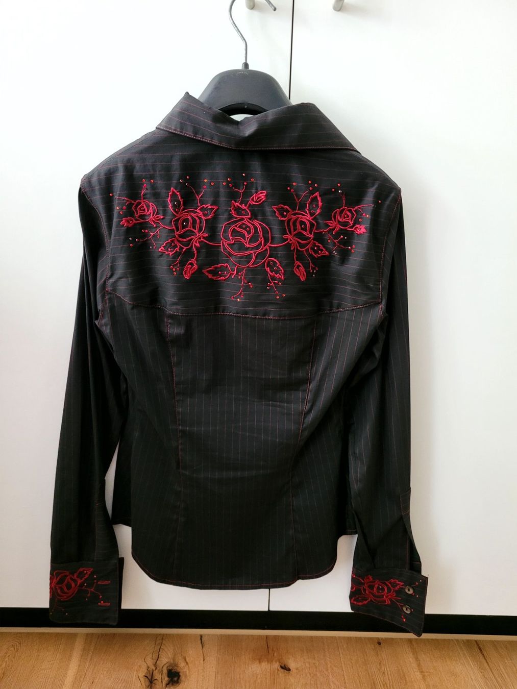 Camicette: Camicia con ricami e decorazioni – Usato da Baar venduto da fla_v78d 2