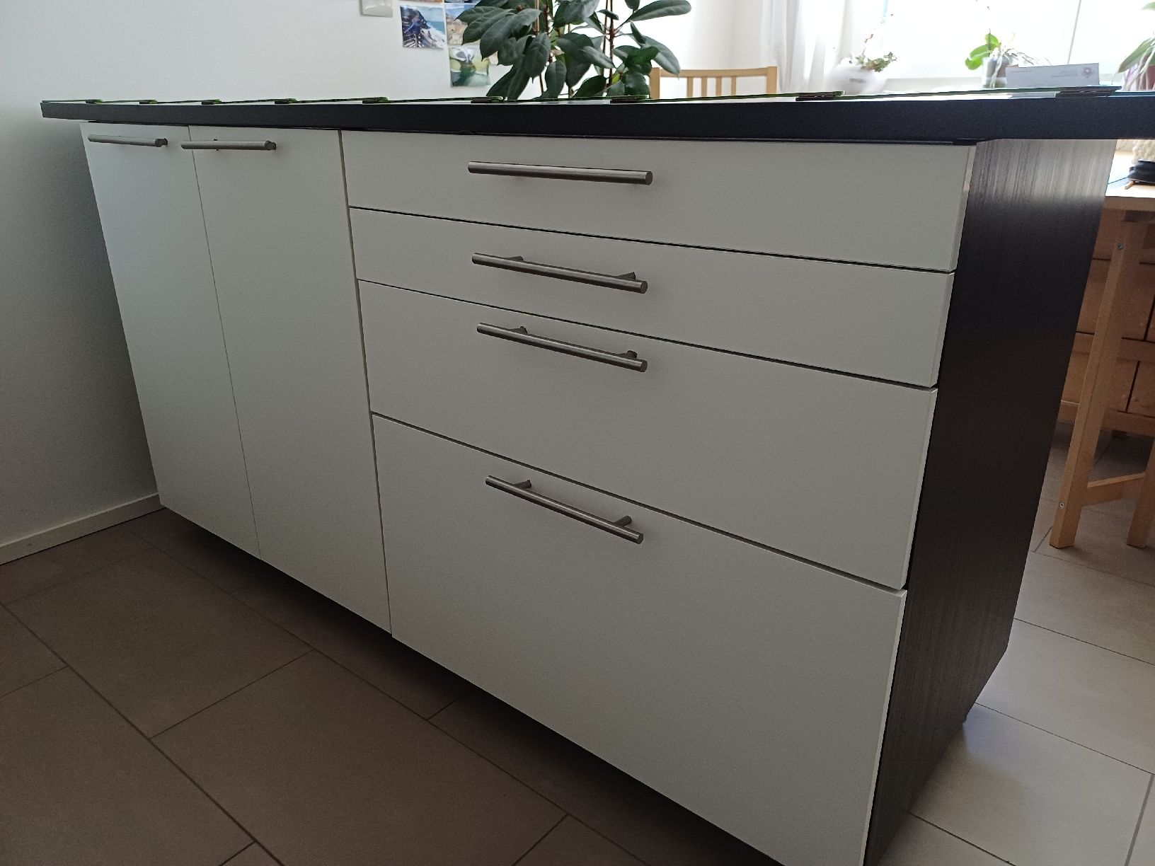 Ikea Armadi: Küchenmöbel mit Hitzebeständiger Oberfläche – Usato da Schwerzenbach venduto da mss_66gb