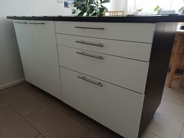 Küchenmöbel mit Hitzebeständiger Oberfläche