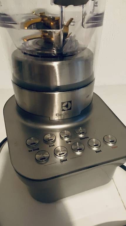 Elettrodomestici da cucina: Electrolux Standmixer Masterpiece ESB9400 – Usato da Münchenstein venduto da Fubilicous 1