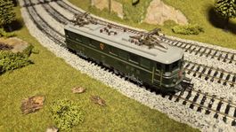 Modelleisenbahn SBB Re 6/6 grün Hag gebraucht guter Zustand