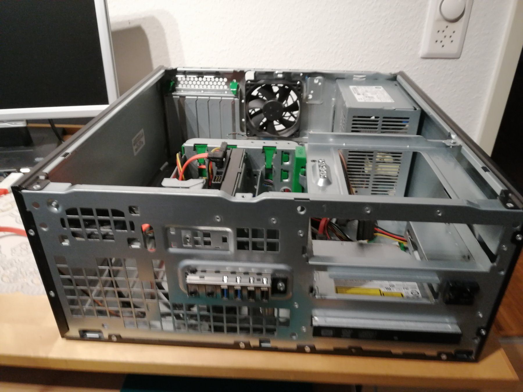 Hewlett Packard PC: HP EliteDesk 800 G1 TWR – Usato da Wetzikon ZH venduto da Magopa 2