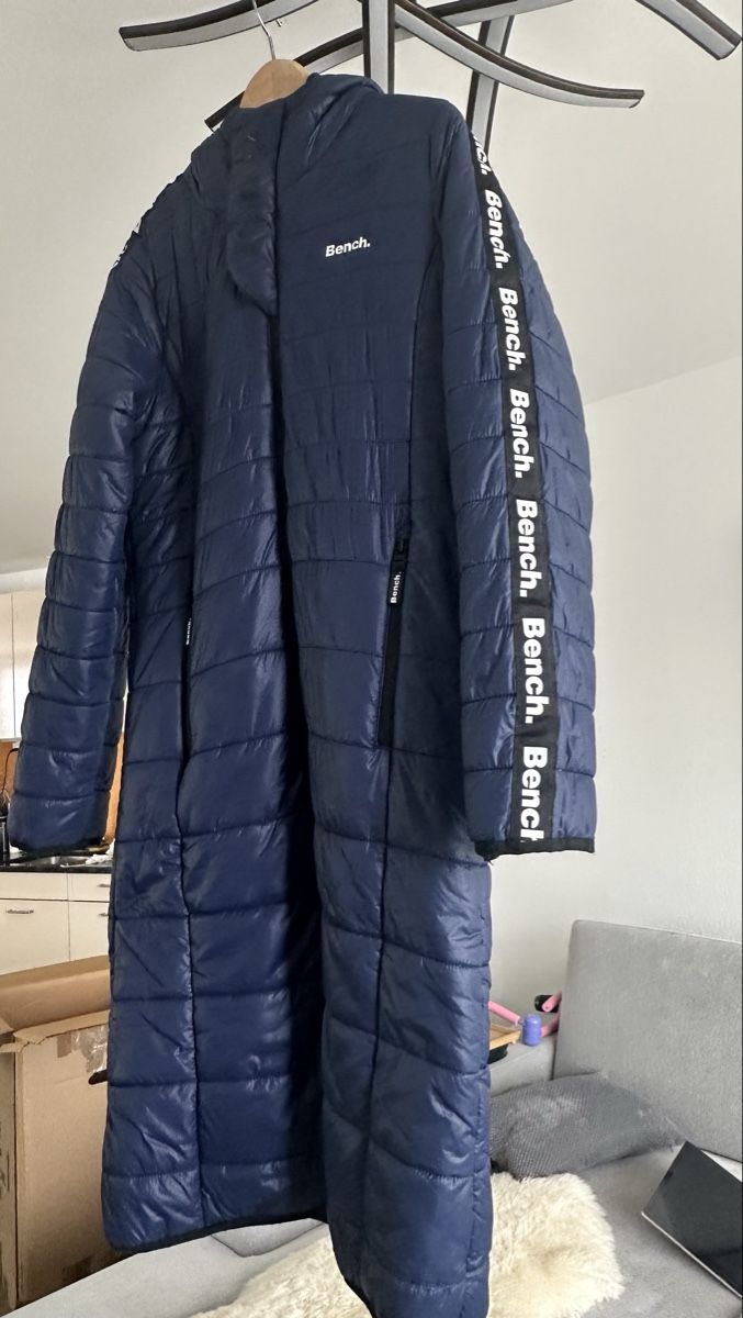 Cappotti: Dark Blue Winter Coat  Size M New – Nuovo (secondo la descrizione) da Zürich venduto da NYDDYN