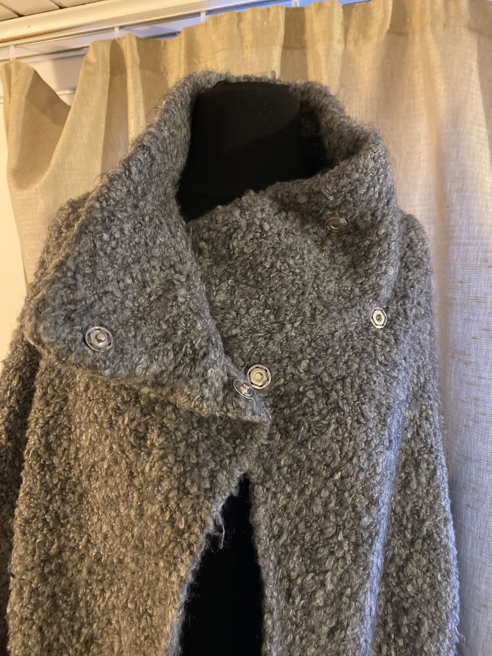 Cappotti: Kuscheliger Mantel – Usato da Horgen venduto da Aimee86 3