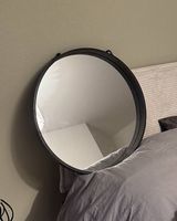Miroir rond vintage avec cadre en bois foncé  style rétro