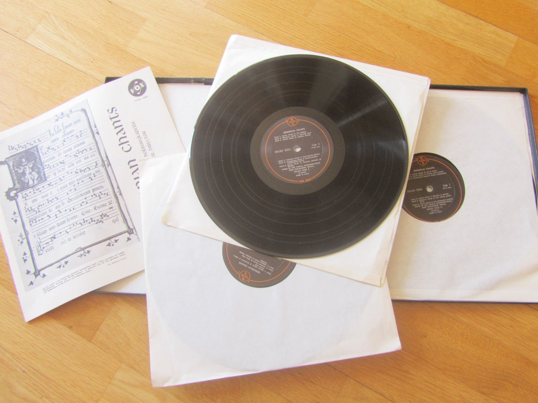 Dischi in vinile: Gregorian Chants VOX Schallplatten -3 LP - Box – Usato da Seengen venduto da mikelele 2