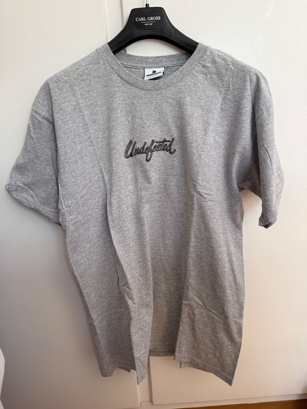 T-shirt: Undefeated Herren T-Shirt Gr. L – Usato da Rubigen venduto da dor_kb9s