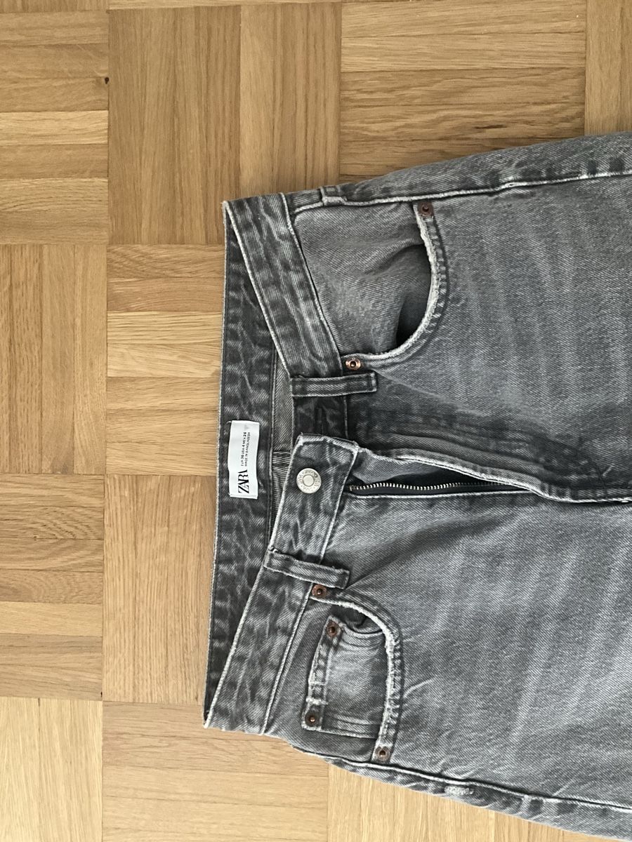 Zara Jeans: zara straight leg jeans grey  – Usato da Zürich venduto da ele_cj6q 2