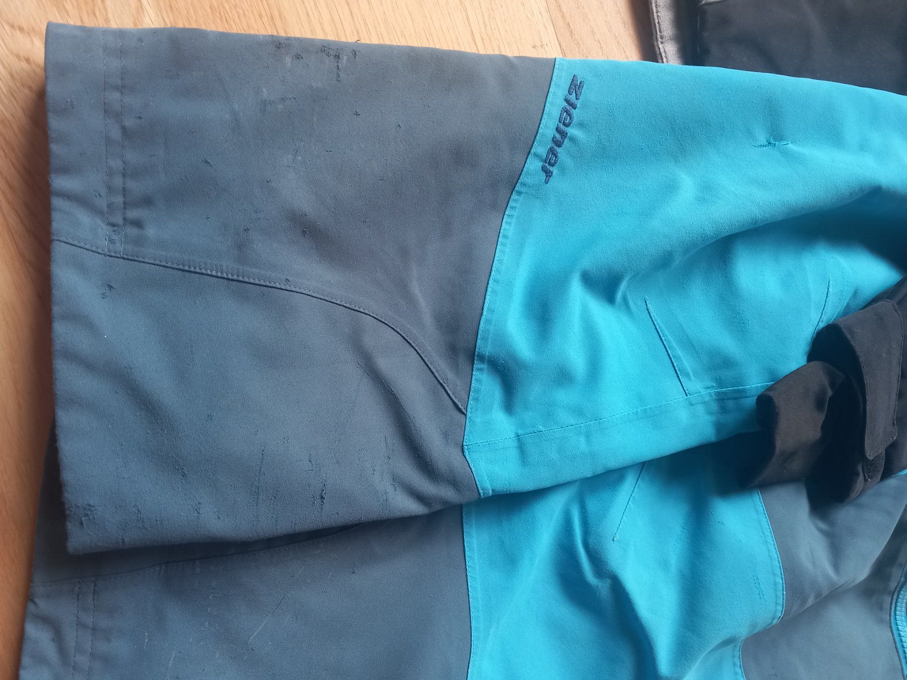 Tute: Tuta da sci Quiksilver/Ziener 140 – Usato da Motto (Blenio) venduto da Vale.L85 1