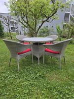 Gartentisch mit 4 Sessel