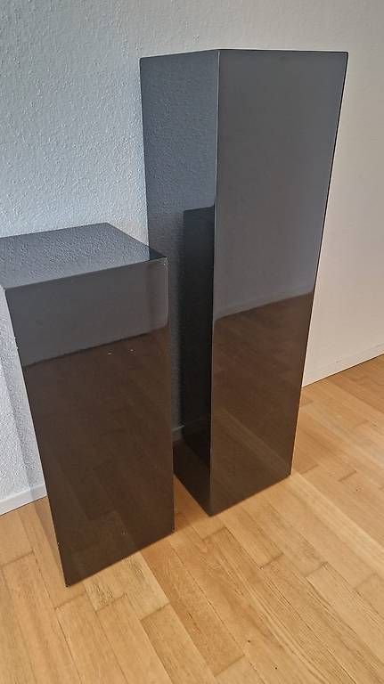 Altro in Decorazioni & Accessori: 2-er Set Deko-Podeste hochglanz schwarz – Usato da Sisseln AG venduto da Andreas.Wa