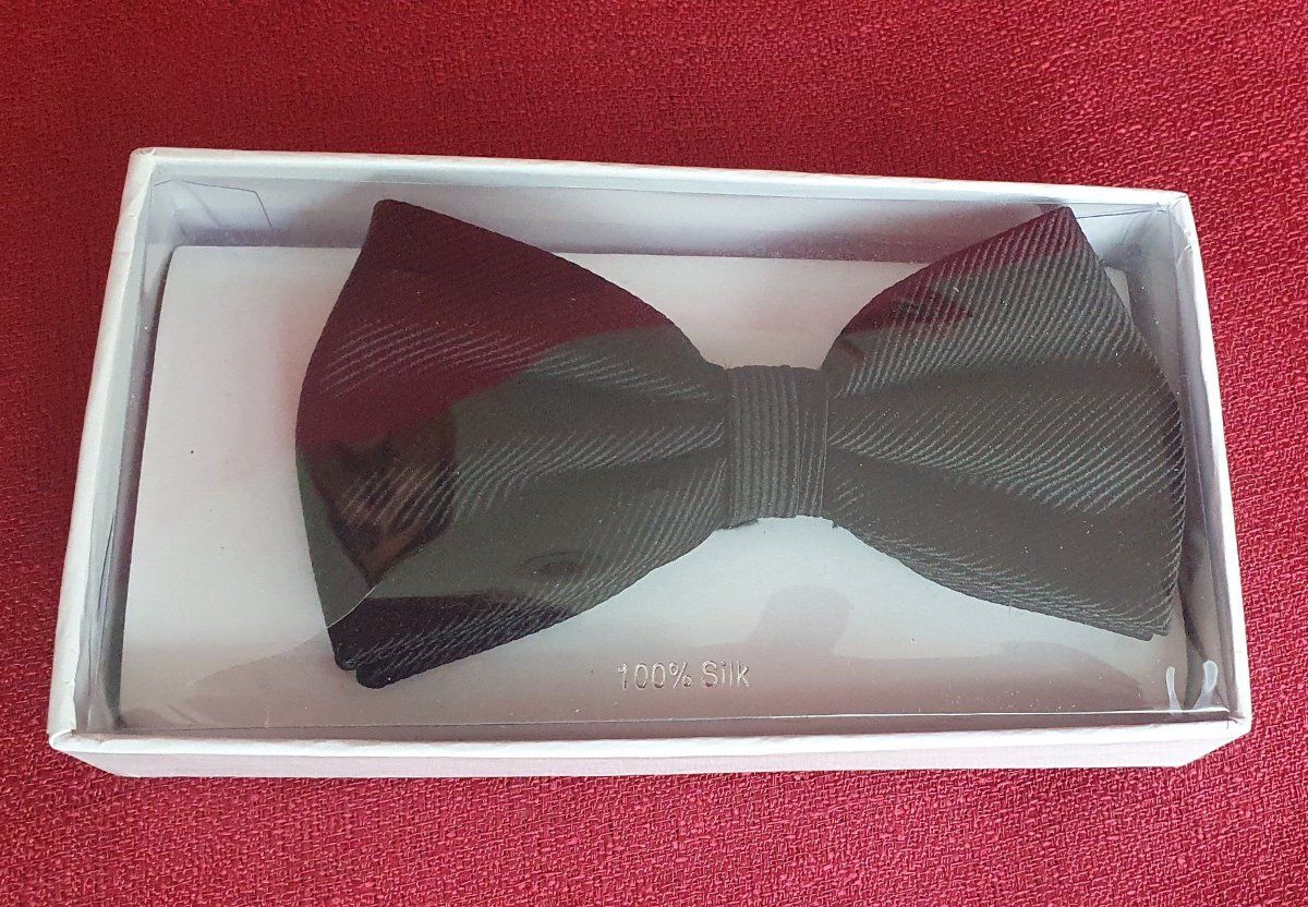 Altro in  Abbigliamento & Accessori: Edles Herren-Set: E.L. Hosenträger, Fliege & Einstecktuch – Nuovo e nell'imballaggio originale da Auw venduto da beretta1966 3