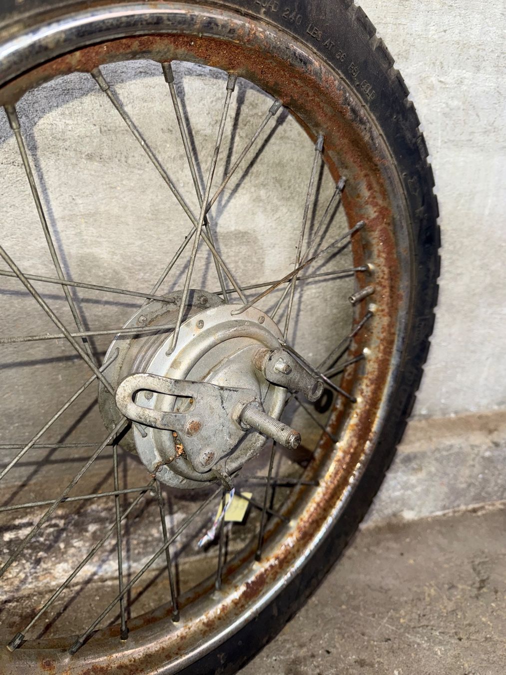 Puch Parti ricambio per ciclomotori: Mofa 16 Zoll Speichen Vorderrad – Difettoso da Fahrni b. Thun venduto da berger_tuning34 1
