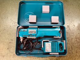 Makita Winkelbohrmaschine / voll funktionsfähig – ab CHF 1.-
