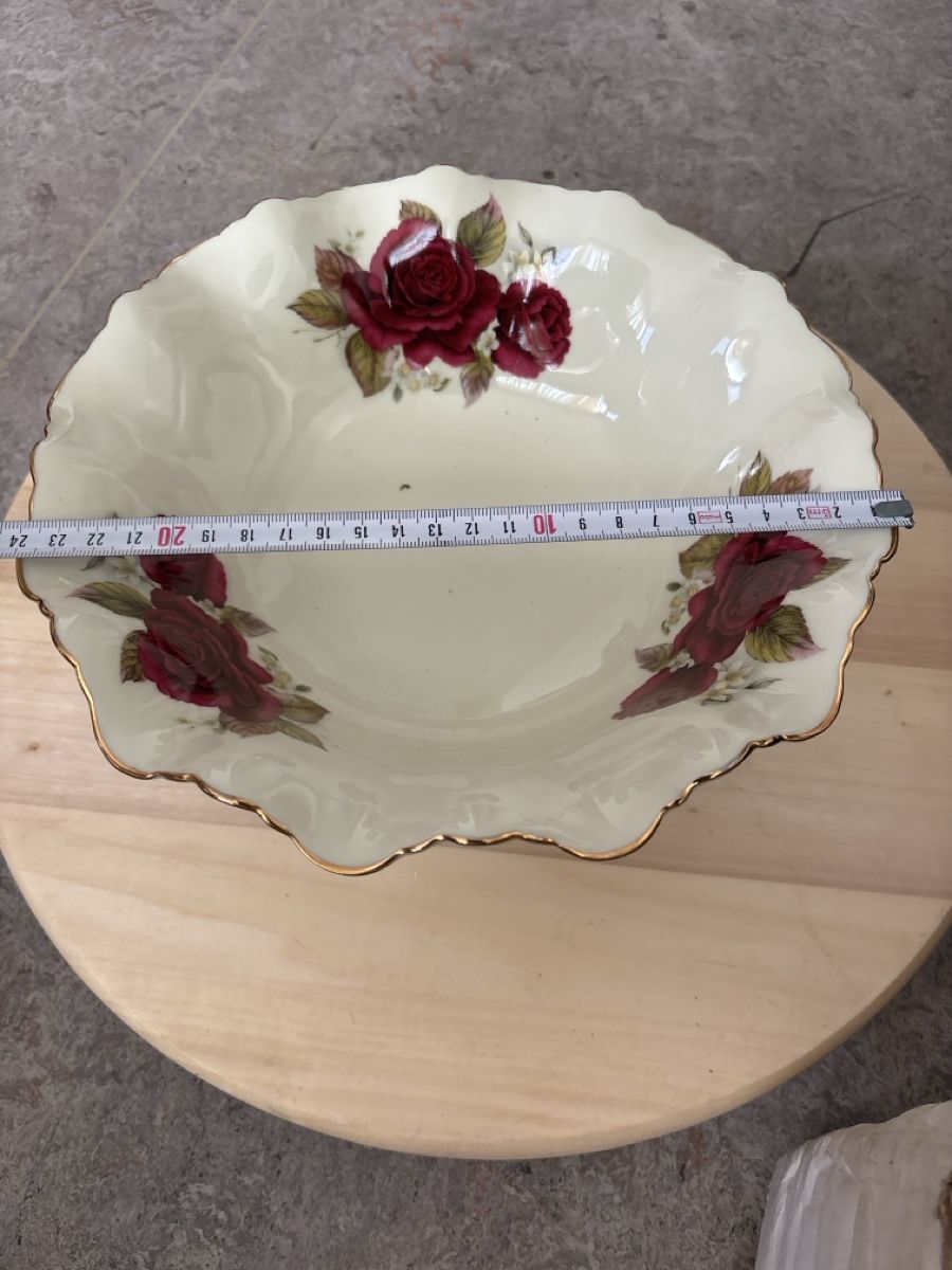 Piatti di portata: Kuchenplatte mit Rosenmuster und Goldrand – Usato da Küsnacht ZH venduto da rus_g7dw 1