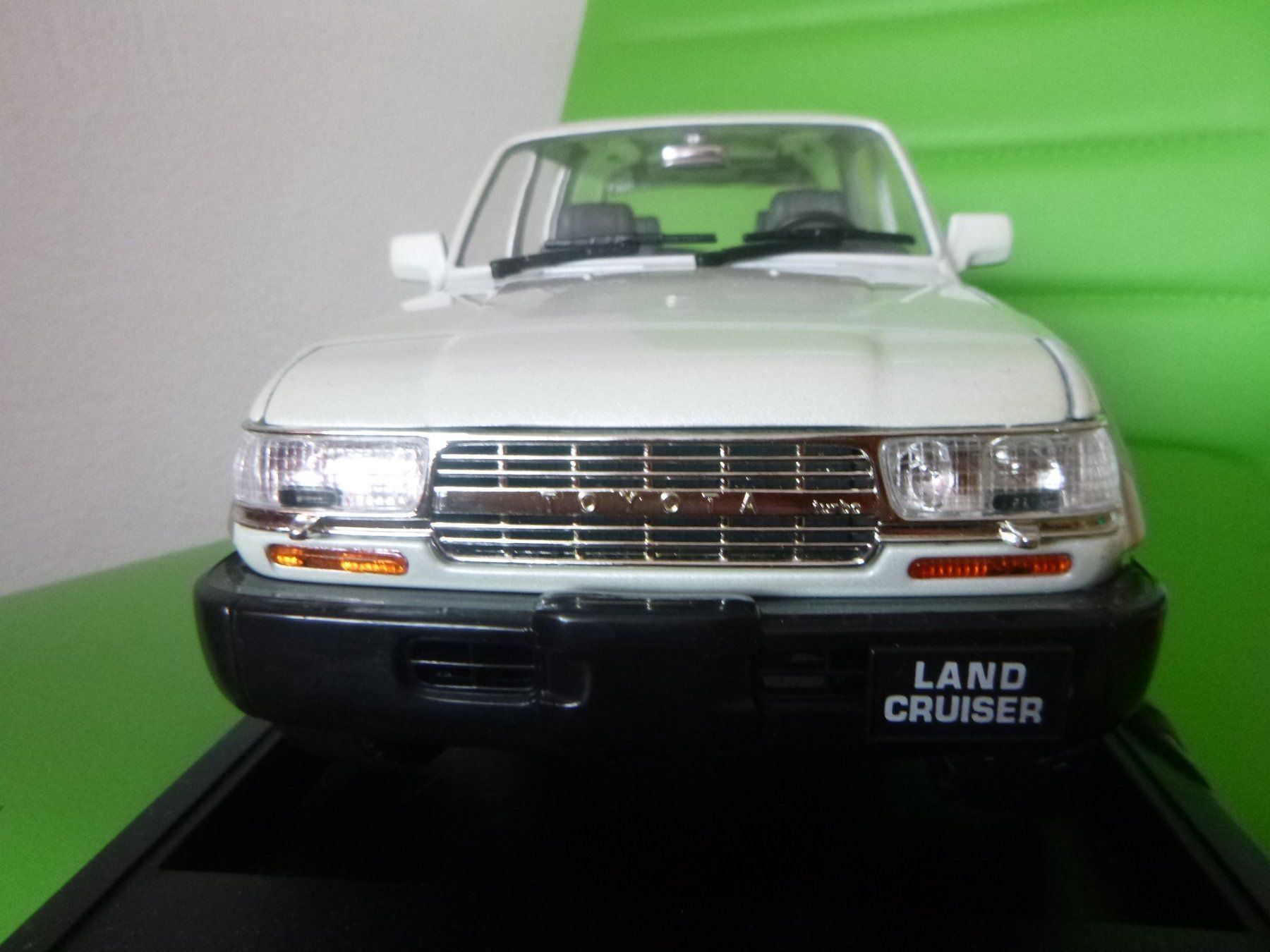 Toyota Modellini d'auto: TOYOTA Land Cruiser 1992 – Nuovo e nell'imballaggio originale da Chur venduto da oriori 2
