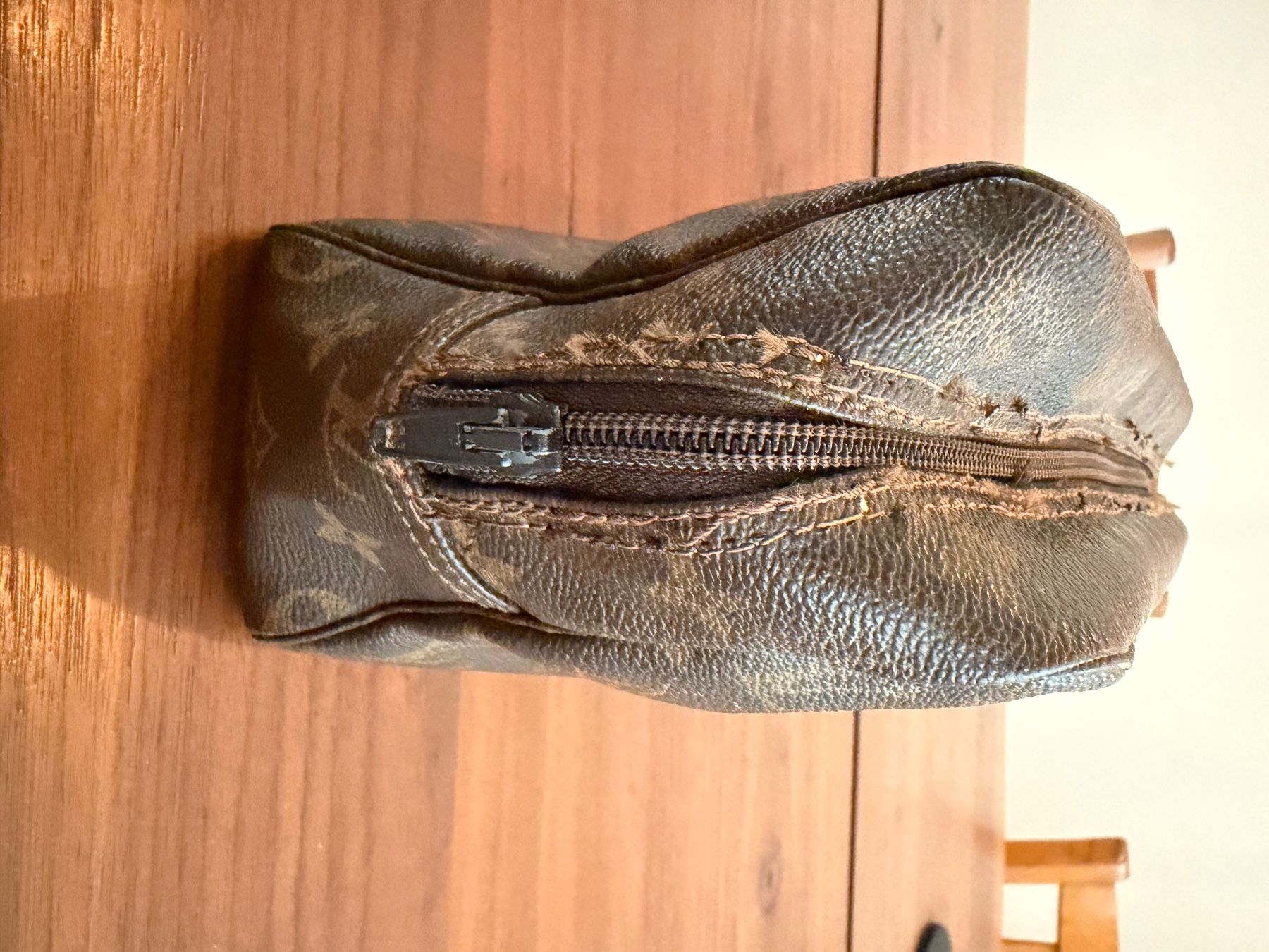 Louis Vuitton Sacs: Louis Vuitton 1990 Trousse with monogram – D'occasion à Zürich par Filo_B 2