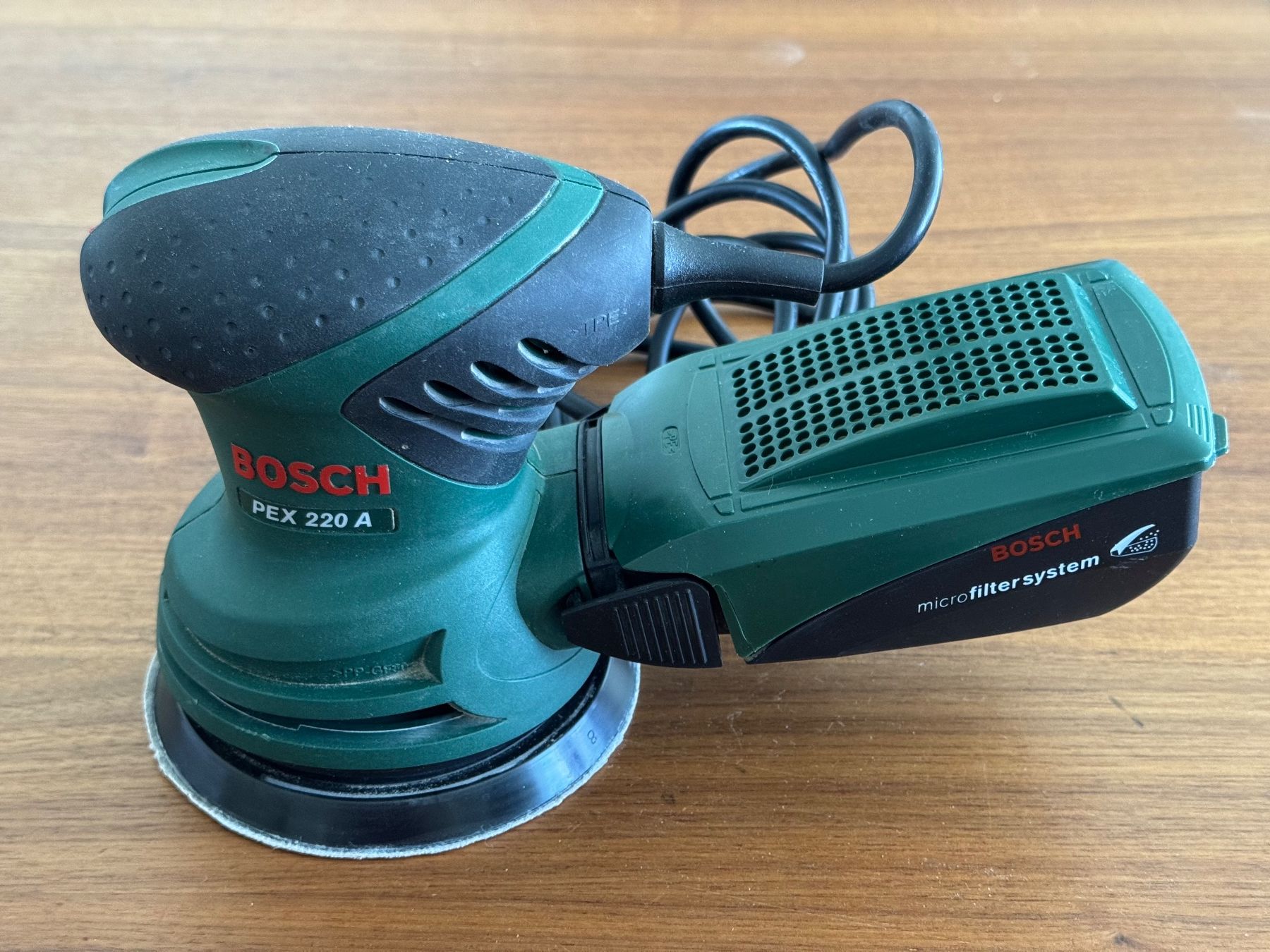 Bosch Smerigliatrici & Lucidatrici: BOSCH PEX 220 A Exzenterschleifer mit Staubfangbox – Usato da Männedorf venduto da Haegar68