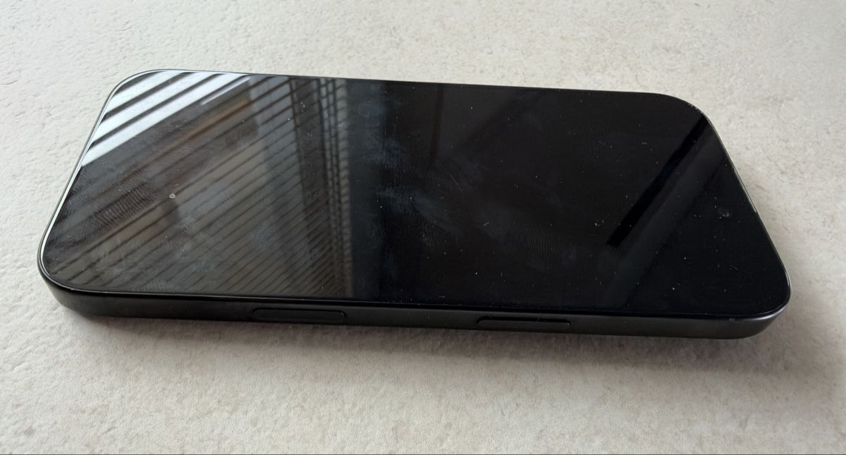Apple Telefoni cellulari / Smartphones: iPhone 16 Pro, Titaniumschwarz, 128GB – Usato da Richterswil venduto da Schoetto 5