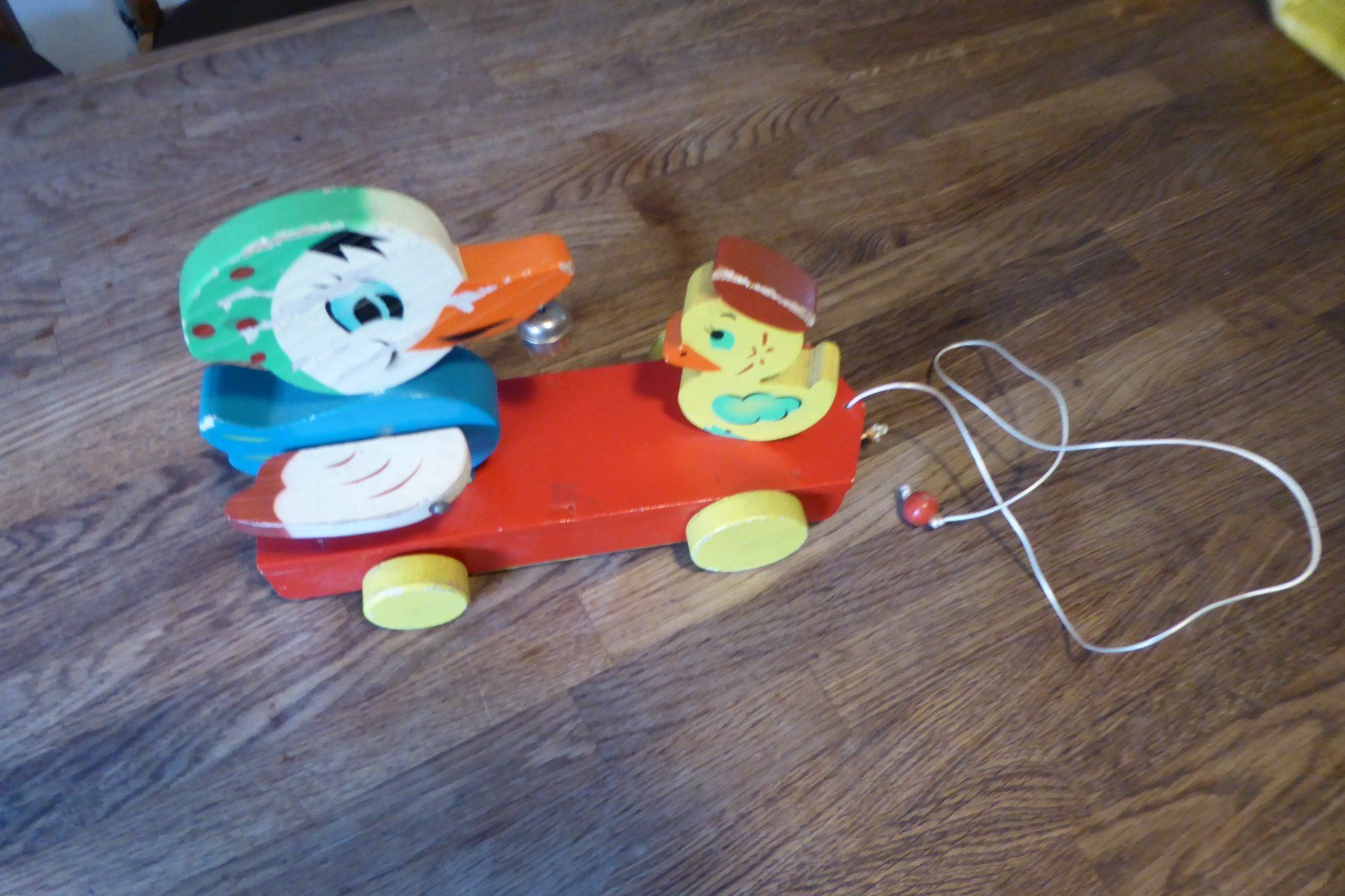 Spielzeuge: Holzziehspielzeug mit Enten – Gebraucht aus Allschwil von Summelsarium 2