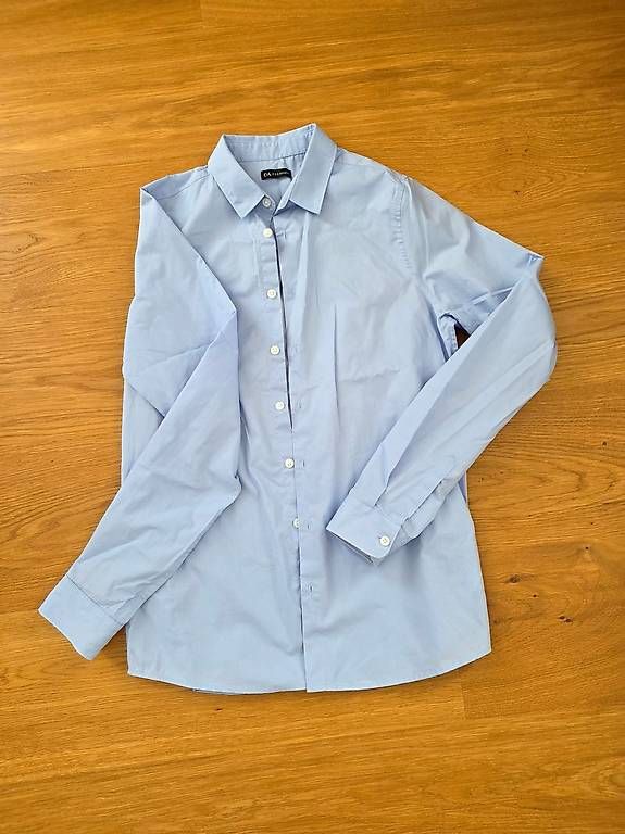 Costumes, combinaisons de sport et fonctionnelles: C&A premium Anzug mit Hemd – D'occasion à Winterthur par Weihong