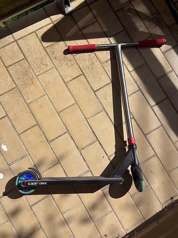 Kickboard: Custom freestyle scooter/ trotinette – Usato da Neuchâtel venduto da nxt_yx7v 2