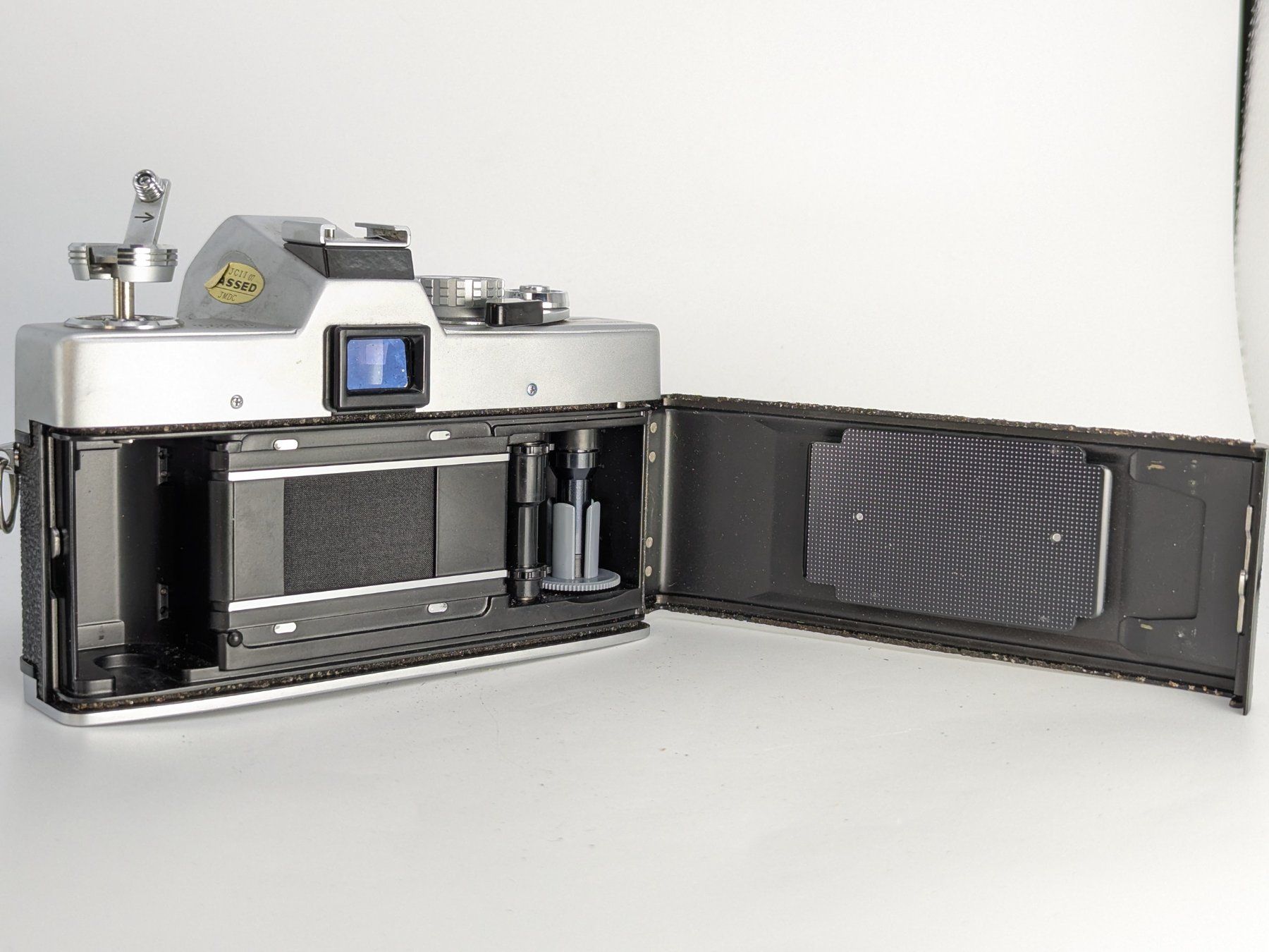 Minolta Fotocamera: Minolta SRT101 mit Objektiv – Usato da Bischofszell venduto da Blende2 8