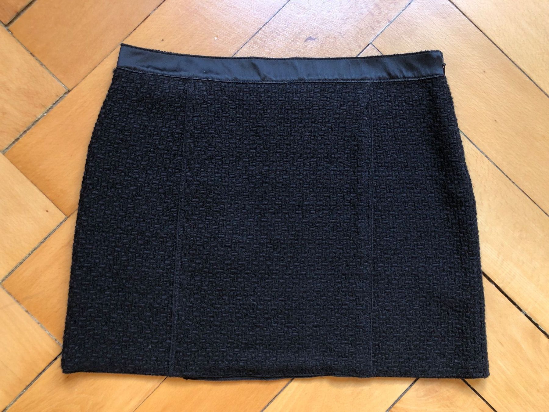 Dolce & Gabbana Gonne: Kurzer Rock Dolce & Gabbana schwarz – Usato da Zürich venduto da MakasoZH 1