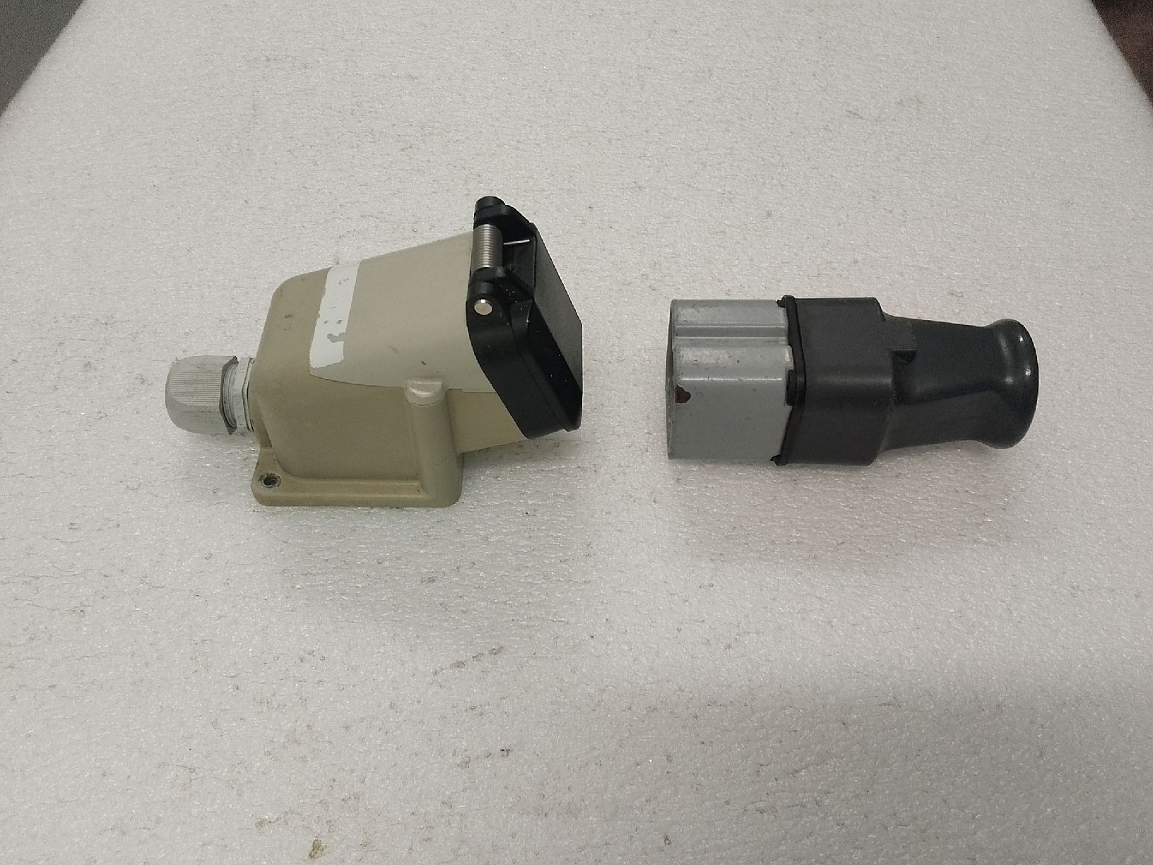 Spine: Steckverbinder J15 500V – Usato da Trubschachen venduto da Caddy8