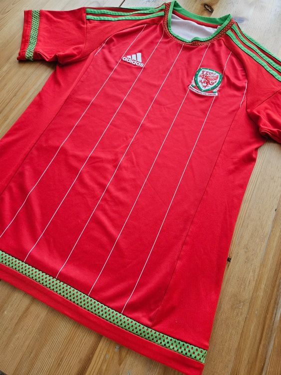 Adidas Maillots de corps & Pantalons: Trikot Wales adidas Grösse S Fussball – D'occasion à Niederrohrdorf par United-Village-Trade 3