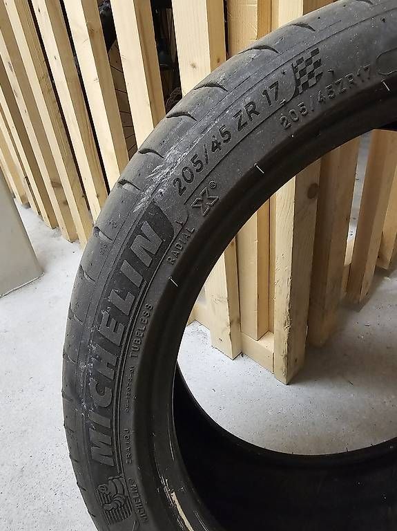 Altro in Scrittura & Disegno: Gomme estive 205 45 R17 – Usato da Locarno venduto da DennKu 1