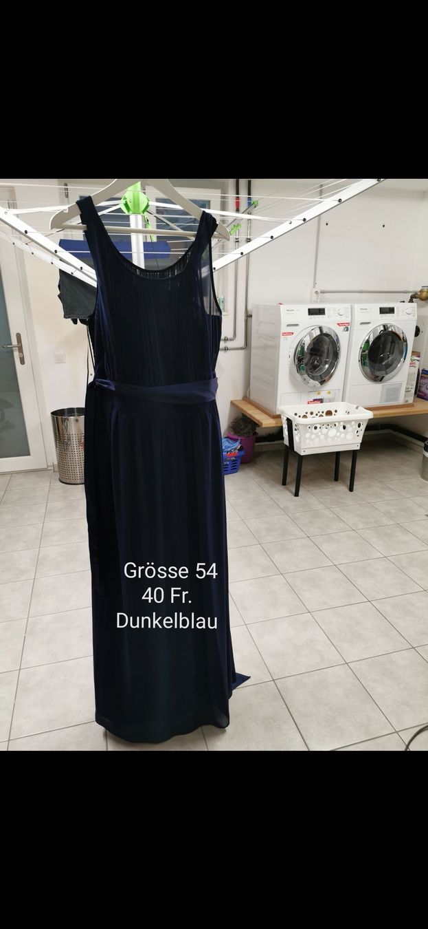 Robes: Abendkleid dunkelblau Grösse 54 – D'occasion à Oberschrot par nadine1607