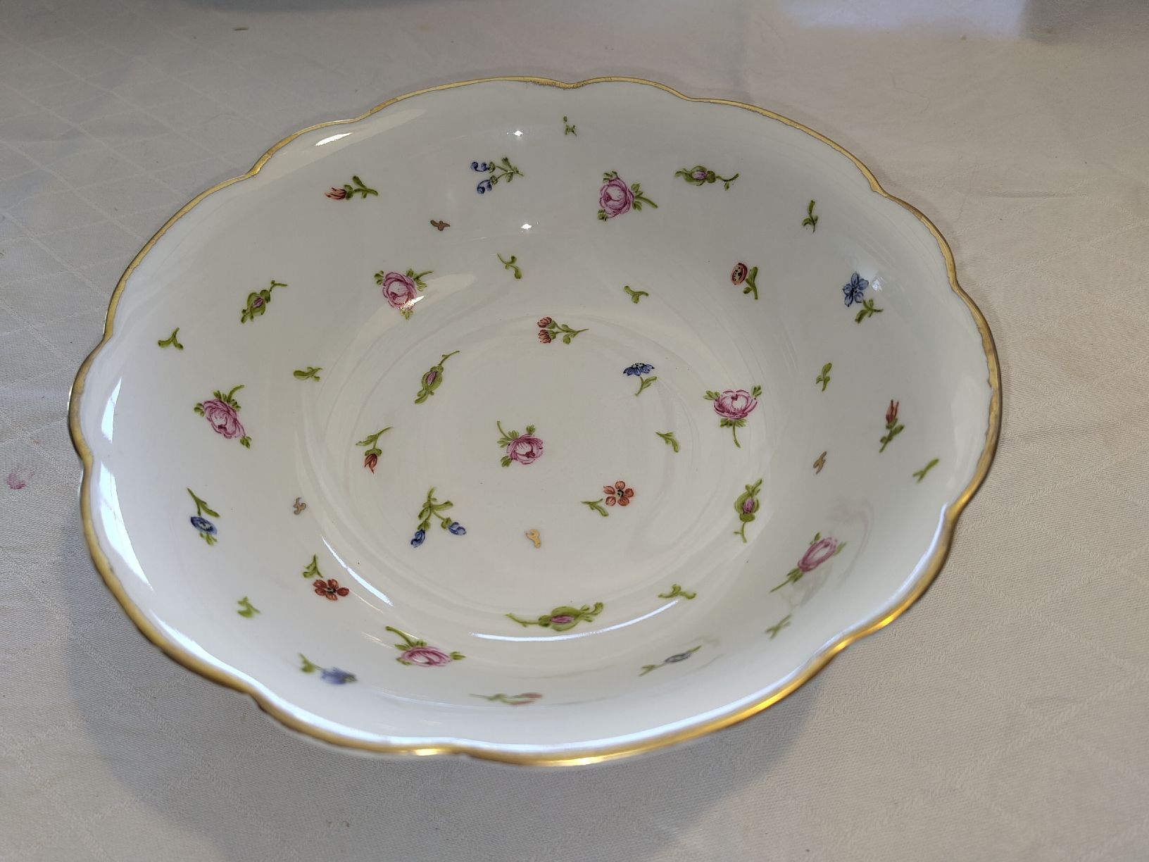 Schalen: Zwei Schüsseln mit Blumenmuster, Goldrand – Gebraucht aus Biel/Bienne von DoNa82 3