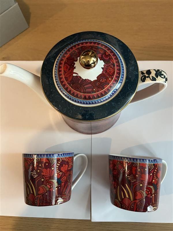 Set di piatti: NEW - Complete Tea Set in Porcelain – Nuovo e nell'imballaggio originale da Zürich venduto da aygo_a 3