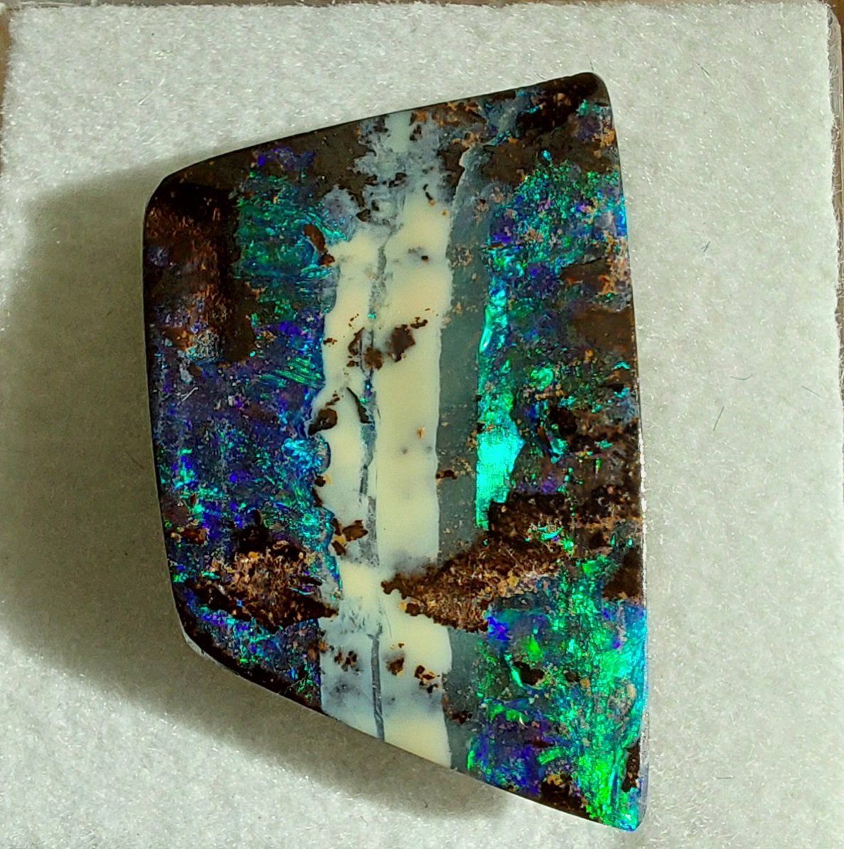 Pietre preziose: Boulder-Opal grün/blau 9.38ct – Nuovo (secondo la descrizione) da Klingnau venduto da Tamina5 1