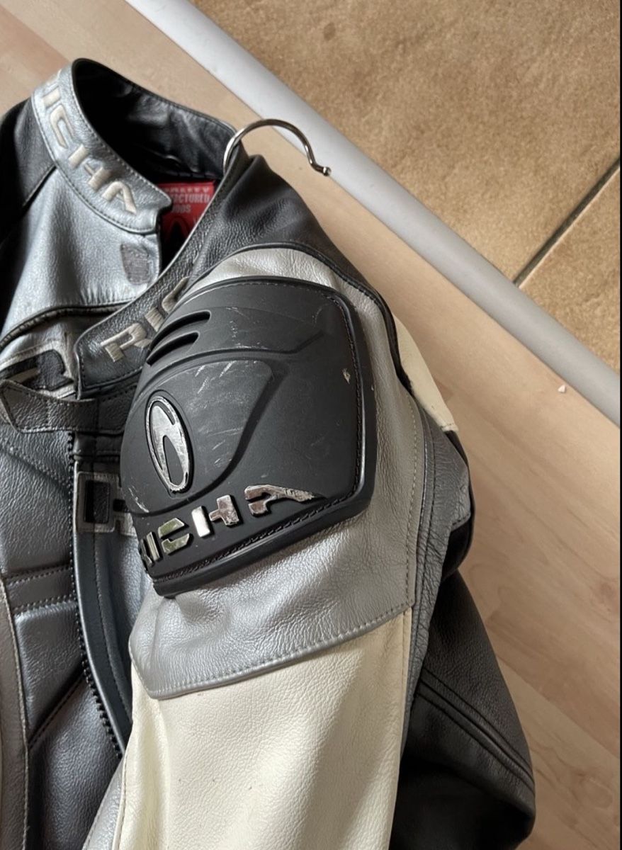 Kleiderpakete: RICHA Motorradkombi, Leder, 2-teilig – Gebraucht aus Zürich von Peach_Store 3