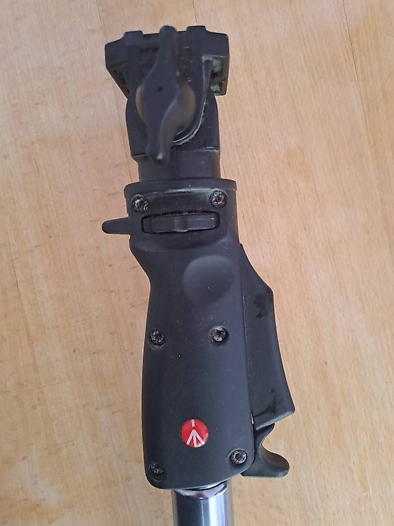 Stative & Stativköpfe: Manfrotto Kamera Stativ  – Gebraucht aus Zürich von Andri878 1