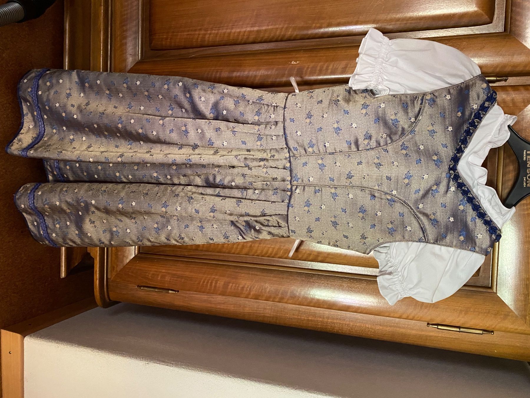 Vestiti: Dirndl Alpin blau Grösse 34 – Usato da Klosters venduto da Rigi98 3