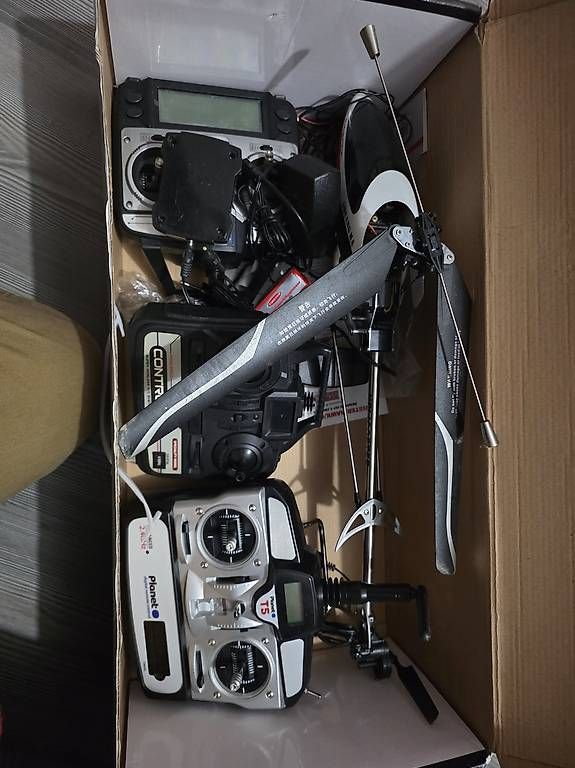 RC Modellbau: Helicoptere RC multiples accessoires – Gebraucht aus Lausanne von yannaroundtheworld 1