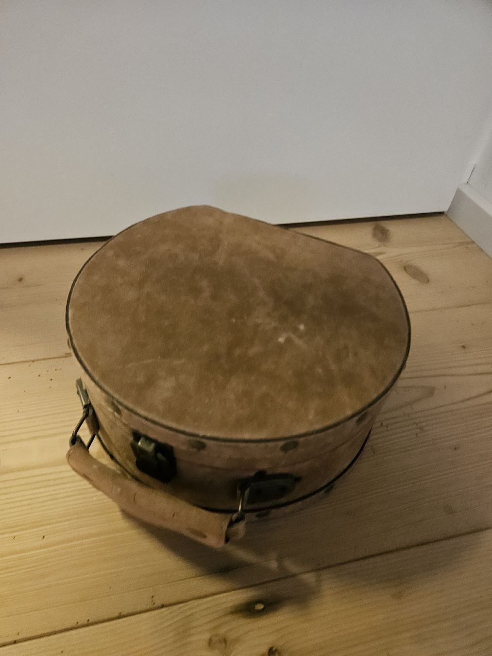 Valises de voyage: Kleiner brauner Dekokoffer – D'occasion à Flüeli-Ranft par tab_hsm7 2