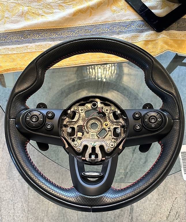 Toutes les pièces auto: Volante Mini Countryman – D'occasion à Lugano par Privat1689