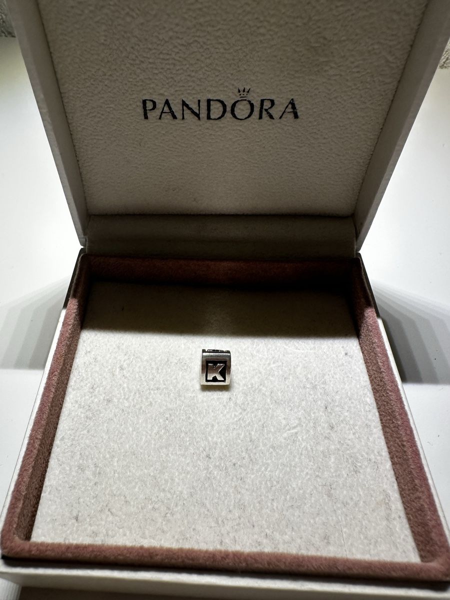 Pandora Ciondoli: Pandora Anhänger Buchstabe K – Usato da Schmitten FR venduto da ale_w9b7