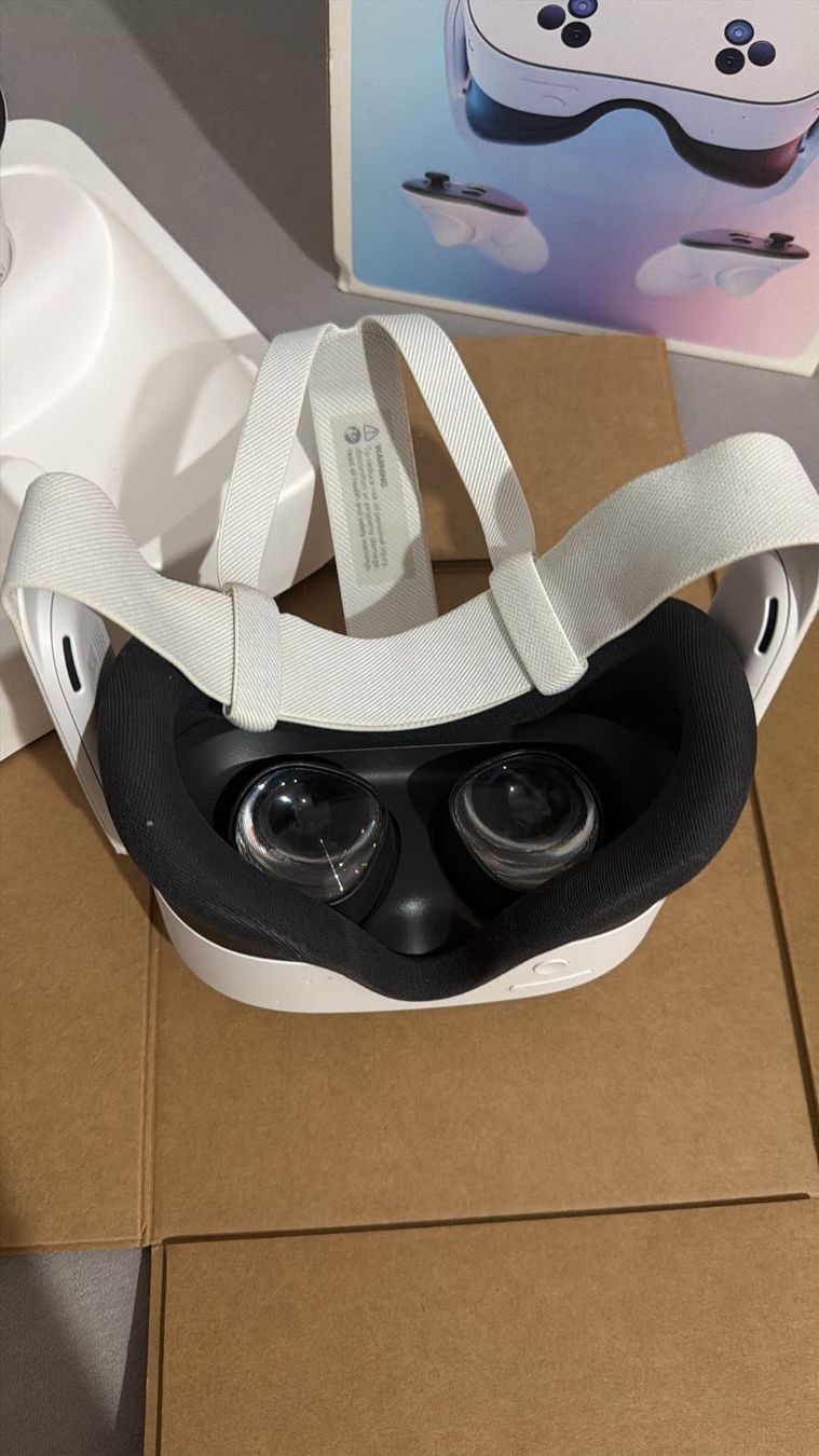Meta Casque VR: Meta Quest 3S | 128 GB – D'occasion à Marly par Lennna 3