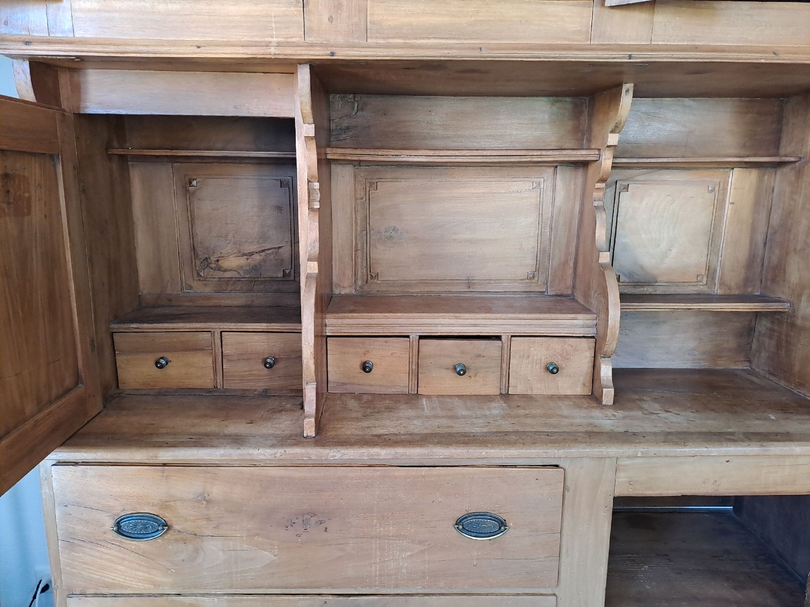 Credenze: Altes Buffet/Sekretär rustikal,  – Usato da Villmergen venduto da merline3110 2