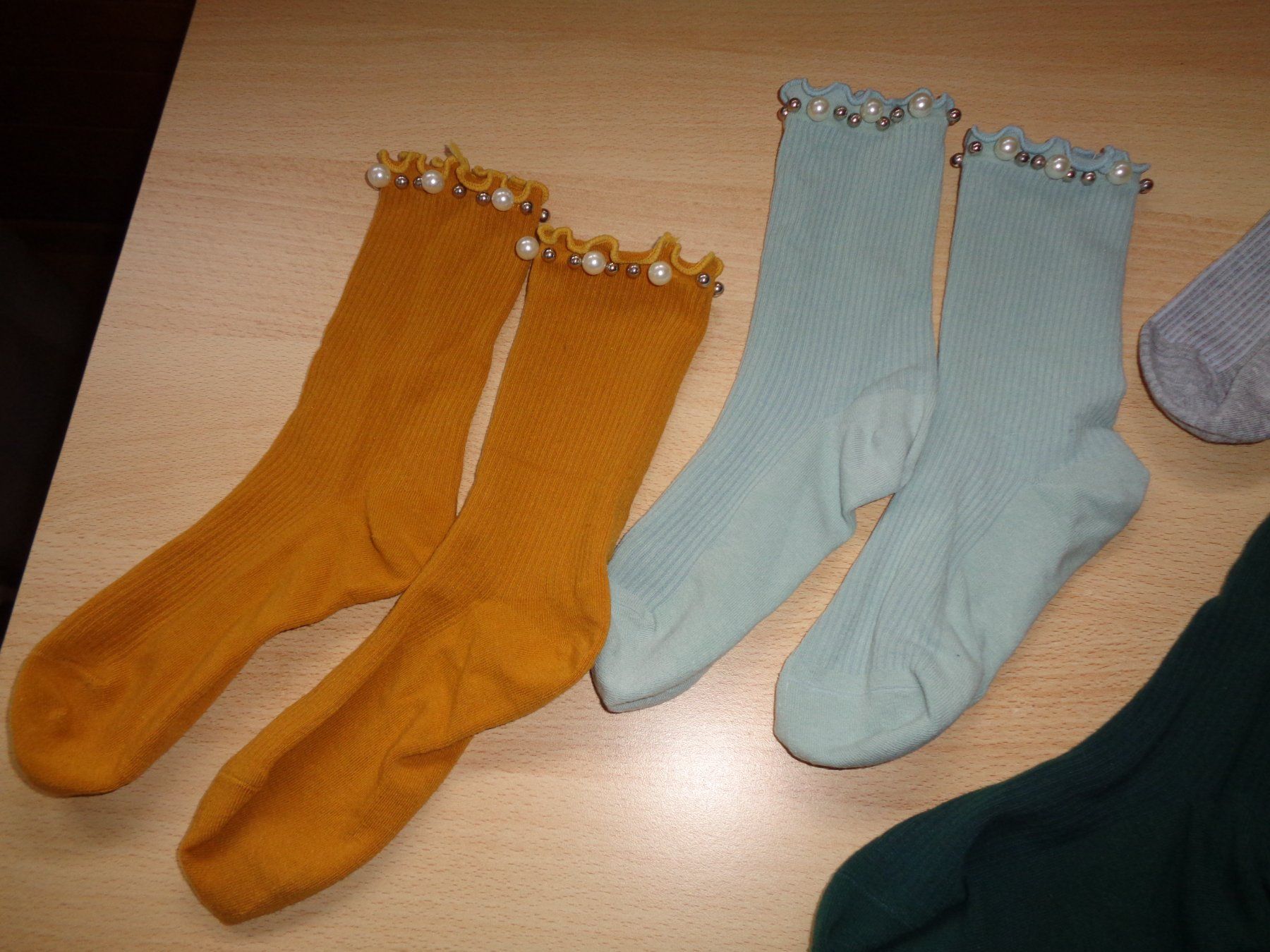 Calze: *** 6 Paar Socken mit Perlen *** – Usato da Othmarsingen venduto da Leuchtturmlady 1