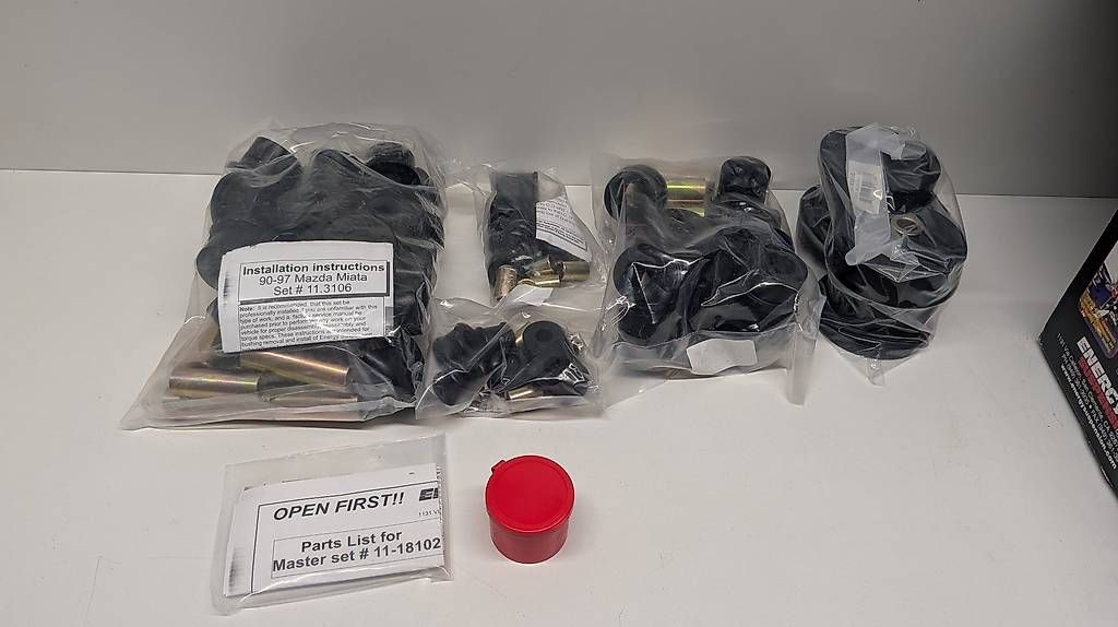 Alle Autoersatzteile: Buchsensatz komplett VA+HA+Diff Hyper-Flex MX-5 NA NB NBFL – Gebraucht aus Menznau von Zwie