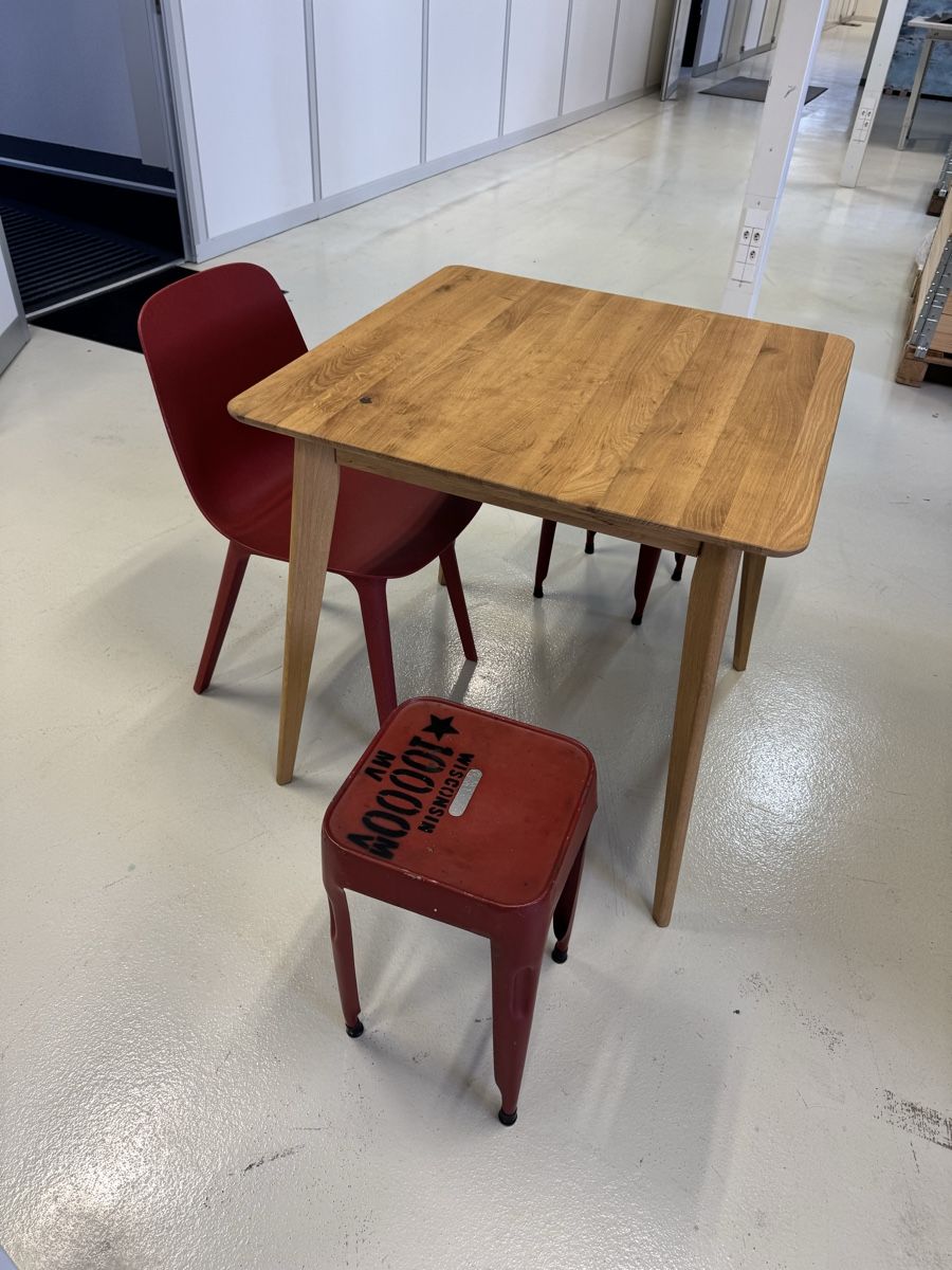 Ikea Set di tavolo e panche: Tisch Eiche mit 1 Stuhl und 2 Hockern ab 1.- – Usato da Zuchwil venduto da Bluejay79 6