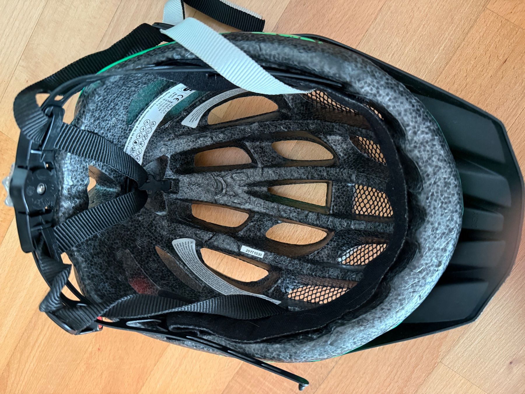 Caschi: Velohelm ALPINA – Usato da Hombrechtikon venduto da Uptowns 2