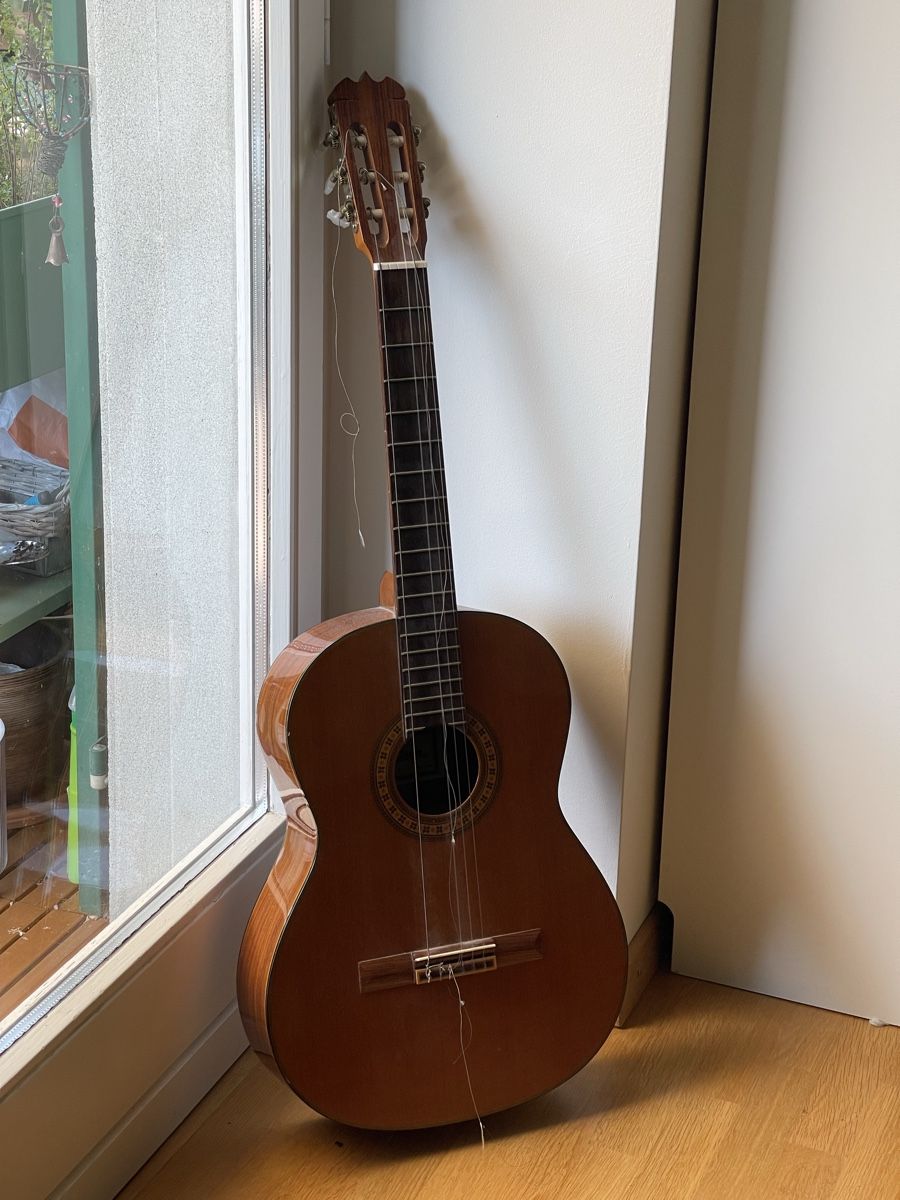 Musikinstrumente: Klassikgitarre Ariana – Defekt aus Zürich von urabtd