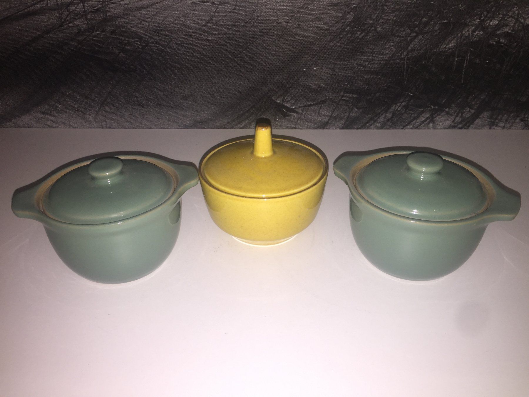 Pentole: 3 caquelons : 2 DENBY + 1 sans marque – Usato da Cossonay-ville venduto da Super-Price-Quality